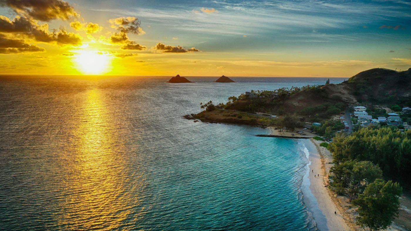 Sunrise over the Mokulua islands, Oʻahu
